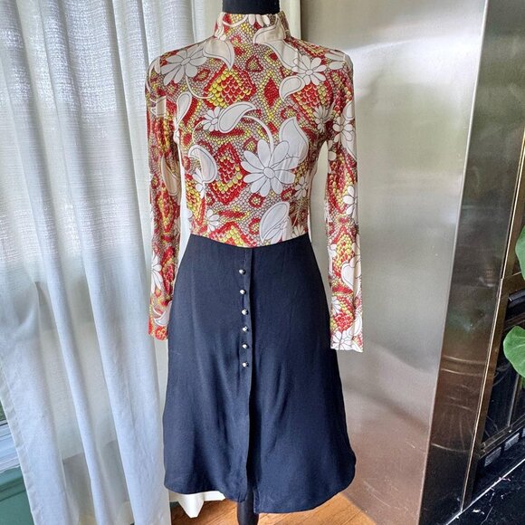 Vintage 70s dress, mod floral print fitted bodice, mock neck, black A-line skirt - Picture 1 of 10